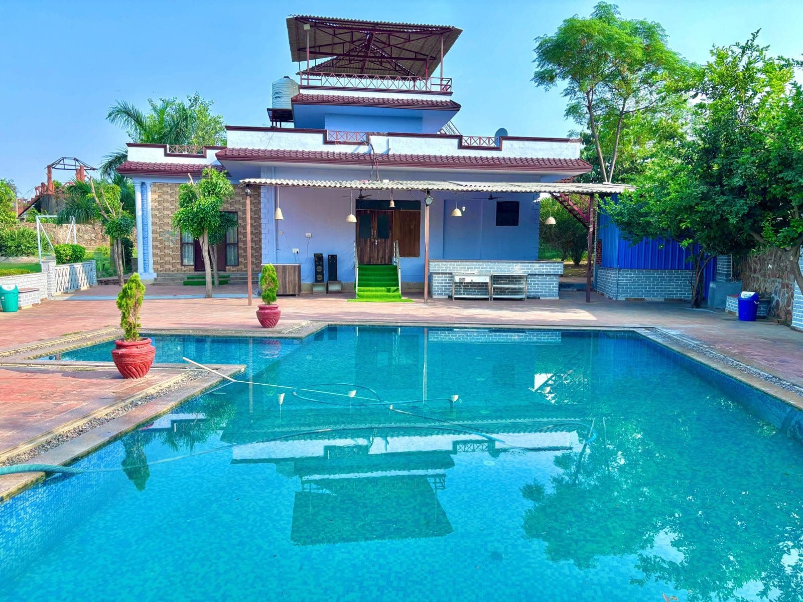 Royal Ridge Resort — a private farmhouse retreat in the Aravali Hills